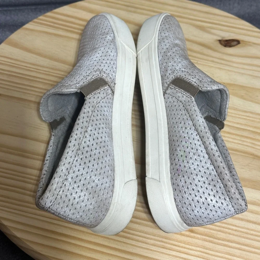 Naturalizer Aileen Metallic Silver Perforated Leather Slip On Sneakers Womens 9M